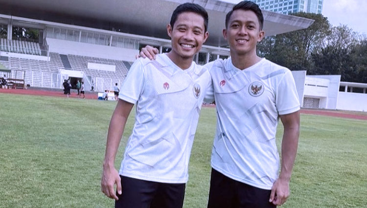 Gelandang Persija Jakarta, sekaligus striker andalan timnas Indonesia, Evan Dimas Darmono saat menjalani latihan bersama di lapangan (foto: Instagram/Evan Dimas Darmono)