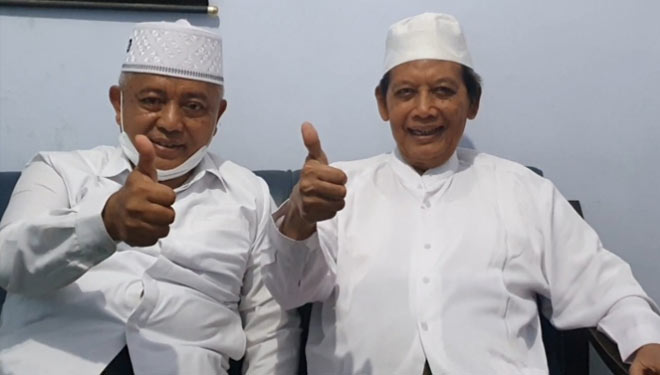 Cabup Malang Abah Sanusi saat bersama KH Ahmad Dahlan Ghoni Pengasuh Ponpes Sirotul Fuqoha.(Foto : Dok Pribadi Sanusi)