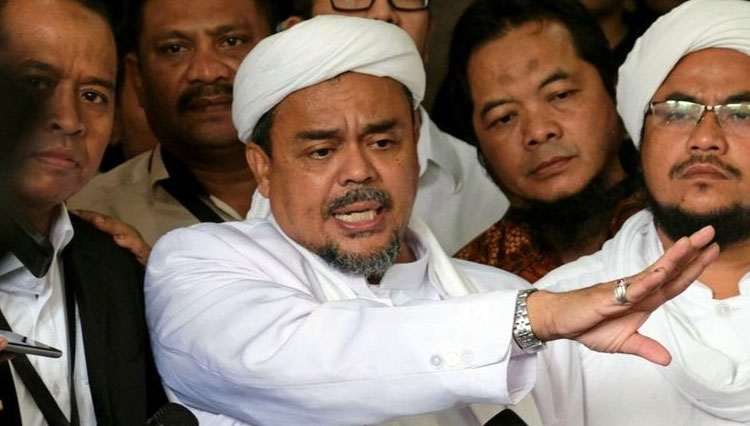 Imam Besar Front Pembela Islam (FPI) Habib Rizieq Shihab (HRS) dalam suatu acara di Jakarta. (foto: Reuters via BBC)