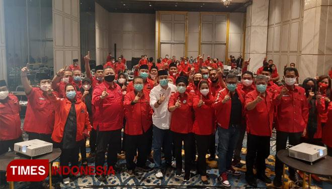 Kader dan simpatisan PDI Perjuangan bersiap memenangkan Eri Cahyadi-Armudji. (Foto: Dok. PDIP Surabaya for TIMES Indonesia)
