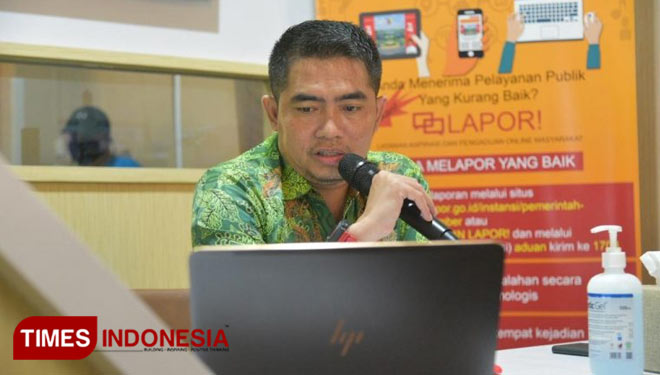 Jubir Satgas Covid-19 Jember Gatot Triyono dalam konferensi pers tentang perkembangan pandemi Covid-19 di Jember, Selasa (1/12/2020). (Foto: Diskominfo Jember for TIMES Indonesia)