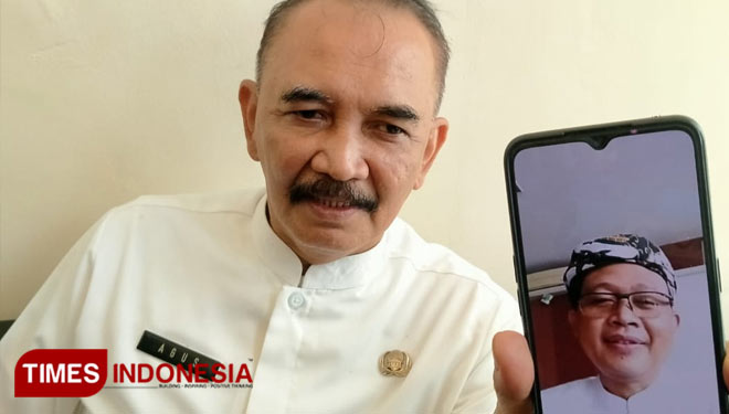 Direktur Rumah Sakit Arjawinangun, Bambang saat dihubungi via Video call (Foto: Dede Sofiyah/Times Indonesia)