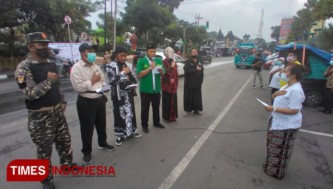 Sebelas elemen di Kota Batu melaksanakan aksi damai dan deklarasi anti gerakan intoleran di Alun-ALun Kota Batu. (Foto: Muhammad Dhani Rahman/TIMES Indonesia)