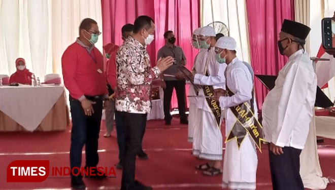 Sekjen Kemenkumham RI, Bambang Rantam Sariwanto saat meresmikan aplikasi dan melakukan yudisium warga binaan. (Foto : Binar Gumilang / TIMES Indonesia)