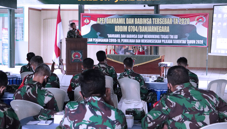 Kodim 0704 Banjarnegara menggelar apel Danramil dan Babinsa Tersebar di Tribun Jenderal Soedirman. (FOTO: Pendim BNA for TIMES Indonesia)