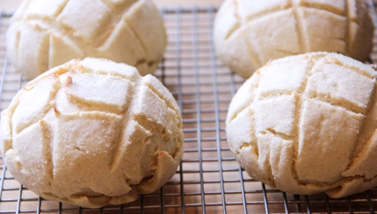 Melonpan, roti Jepang favorit Dorami. (foto: japanesestation)