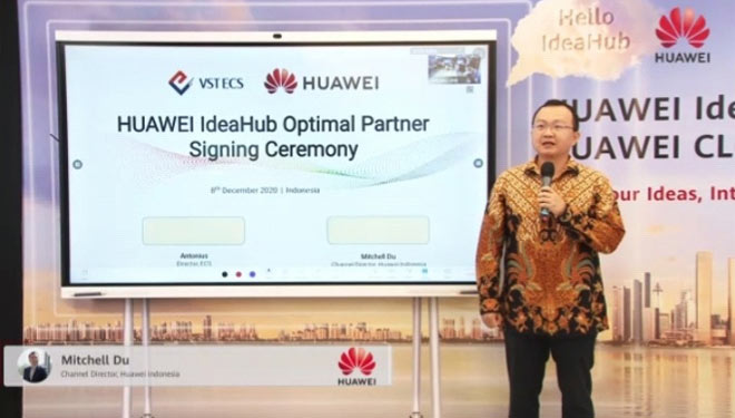 Huawei Indonesia saat meluncurkan Huawei IdeaHub Series, inovasi kantoran pintar. (Foto: tangkap layar zoom)