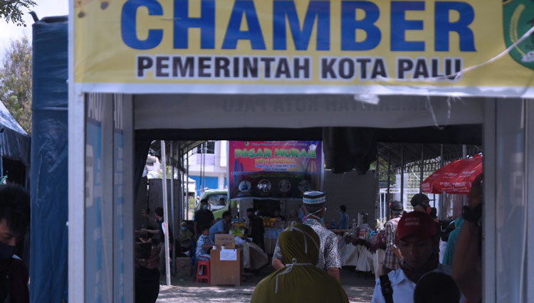 Suasana di pasar murah yang digelar Disperindag Kota Palu. (Foto: Sarifah Latowa/TIMES Indonesia)