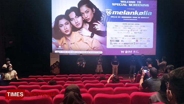 Para pemain Film Melankolia saat melakukan konferensi pers di Bioskop Empire XXI. (FOTO: Hendro S.B/TIMES Indonesia)