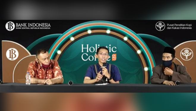 Dari kiri-kanan, Yusianto, Andi Dharmawan , dan Cahya Ismayadi saat memandu lelang kopi Holistic Coffe Expo 2020, Sabtu (12/12/2020). (Foto: Tangkapan layar channel YouTube Puslitkoka)