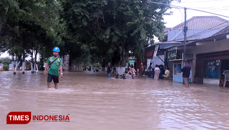 Kali Lamong Meluap, Sejumlah Desa Di Gresik Selatan Terendam Banjir ...