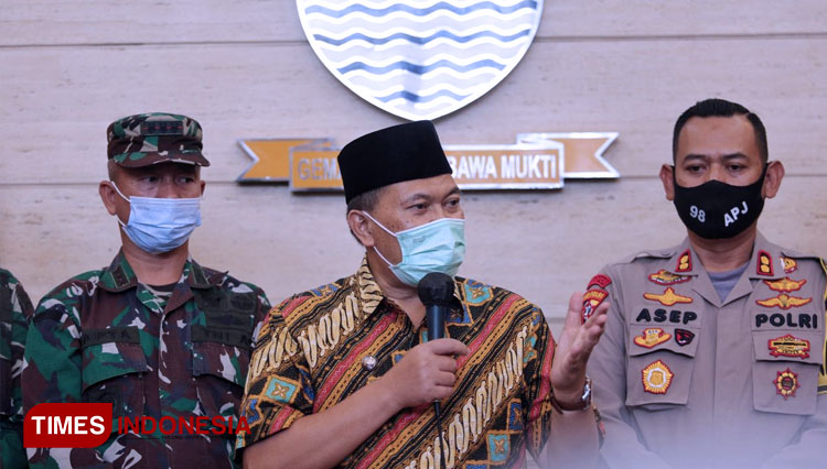 Wali Kota Bandung Oded M. Danial usai Rapat Terbatas bersama Forkopimda di Balai Kota Bandung, Sabtu (19/12/20). (FOTO: Humas Pemkot for TIMES Indonesia)