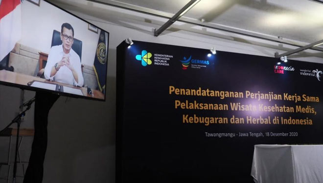 Menparekraf, Wishnutama Kusubandio saat memberi sambutan dalam acara penandatanganan PKS Pelaksanaan Wisata Kesehatan Medis, Kebugaran, dan Herbal di Rumah Atsiri Indonesia. (FOTO: Biro Komunikasi Kementerian Pariwisata dan Ekonomi Kreatif/ Badan Pariwisa
