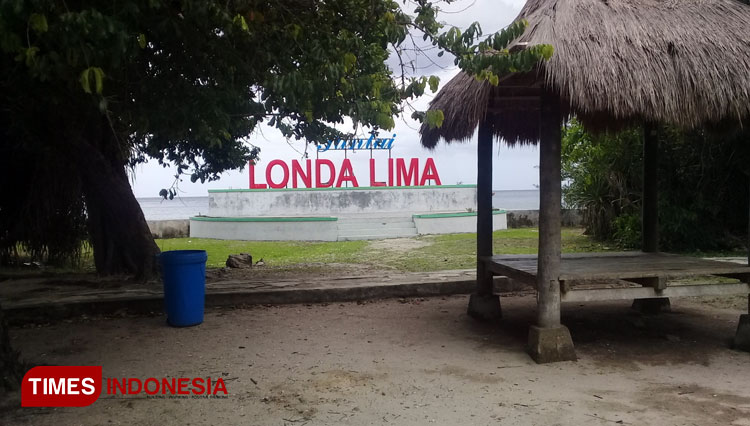 Tempat wisata pantai Londa Lima Desa Kutta, Kecamatan Kanatang, Kabupaten Sumba Timur NTT. (FOTO: Habibudin/ TIMES Indonesia)