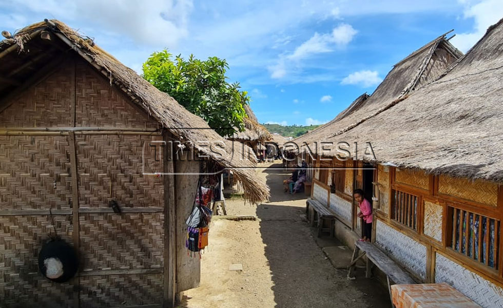 Mengabadikan Pesona Kearifan Lokal Desa Sasak Sade di Lombok Tengah