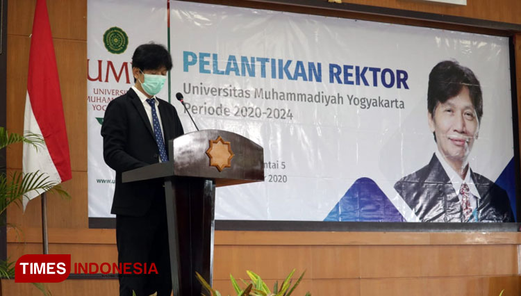 Rektor UMY, Dr Ir Gunawan Budiyanto MP IPM meneruskan amanah sebagai Rektor UMY Periode 2020-2024. (FOTO: UMY for TIMES Indonesia)