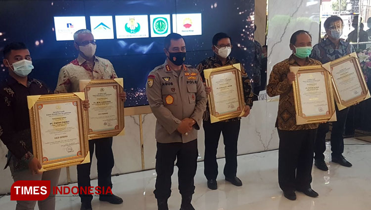 PT Bumi Suksesindo menerima gold reward Kapolri terkait Sistem Nasional Manajemen Pengamanan Objek Vital Nasional. (FOTO: Humas PT BSI for TIMES Indonesia)