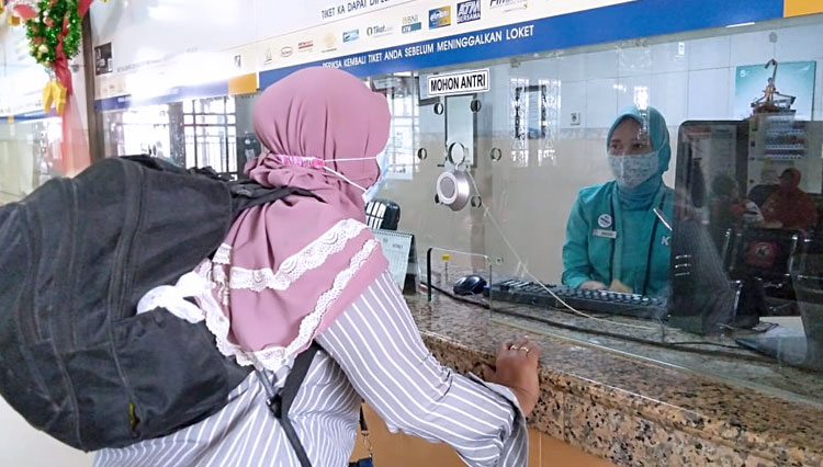 Ilustrasi loket stasiun kereta api. (Foto: dok. PT KAI DAOP 8 Surabaya)