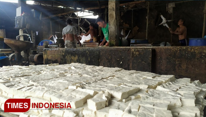 Pabrik Tahu di Desa Sumber Salak, Jombang. (Foto: Rohmadi/TIMES Indonesia)