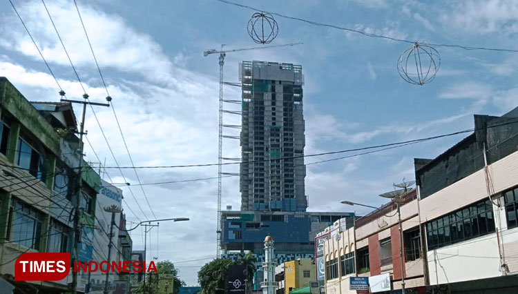 Penampakan pembangunan gedung tertinggi di jantung Kota Bandar Lampung (Foto: Fathur/TIMES Indonesia)