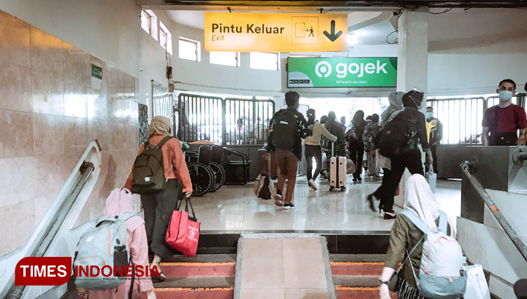 Puncak Arus Balik Stasiun Malang Tambah Gerbong Guna Antisipasi