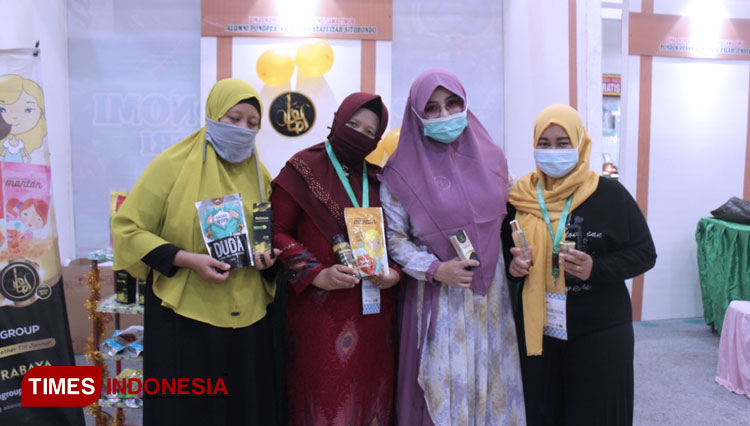 Alumni  Pesantren Salafiyah Syafi'iyah Situbondo yang berhasil menjual produknya hingga ke mancanegara. (Foto: Khusnul Hasana/TIMES Indonesia)