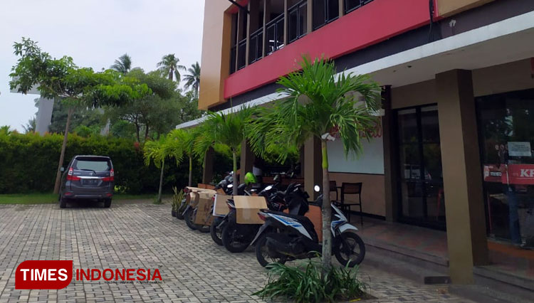 KFC Grand Pangandaran pasca pemeriksaan oleh tim gugus tugas Covid-19 Pangandaran (Foto:Dinar/TIMES Indonesia)