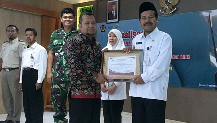 Kepala Kankemenag Kabupaten Cilacap b