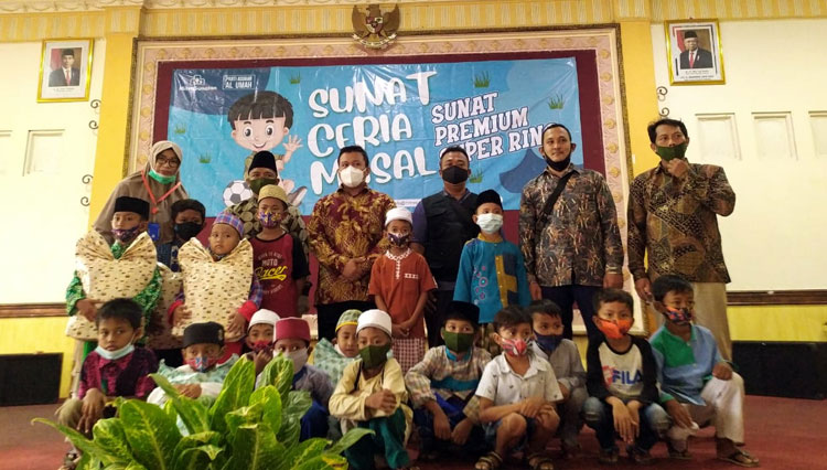 Khitan Massal yang digelar Yayasan Al Umah bersama Mitra Sunatan di Probolinggo. (Foto: Mitra Sunatan)