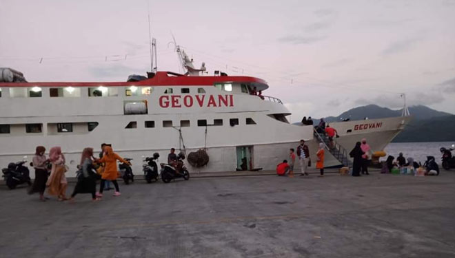 Pelabuhan Pulau Morotai.