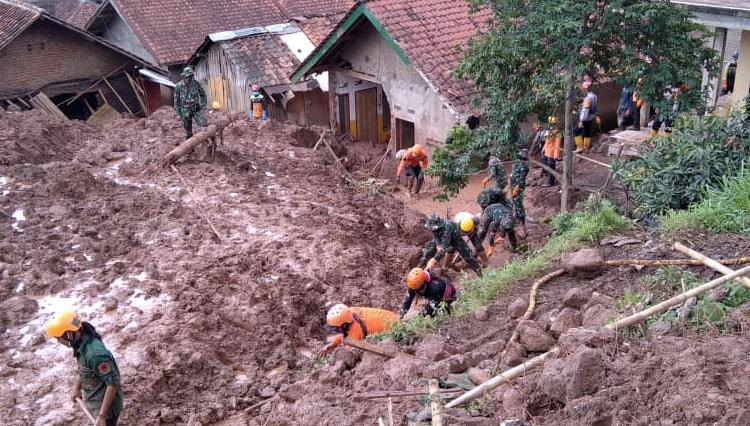 Korban Meninggal Dunia Akibat Tanah Longsor Sumedang Menjadi Orang TIMES Indonesia