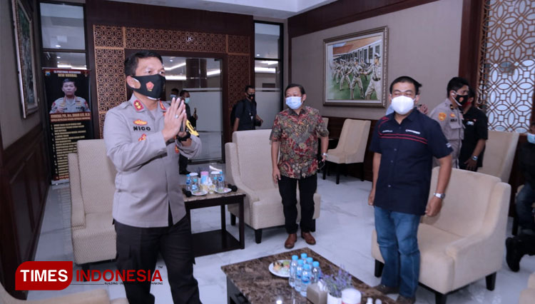 Kapolda Jatim saat melakukan pertemuan dengan pimpinan redaksi media online di Jawa Timur, Rabu (13/1/2020). (FOTO: Dok Polda Jatim untuk TIMES Indonesia)