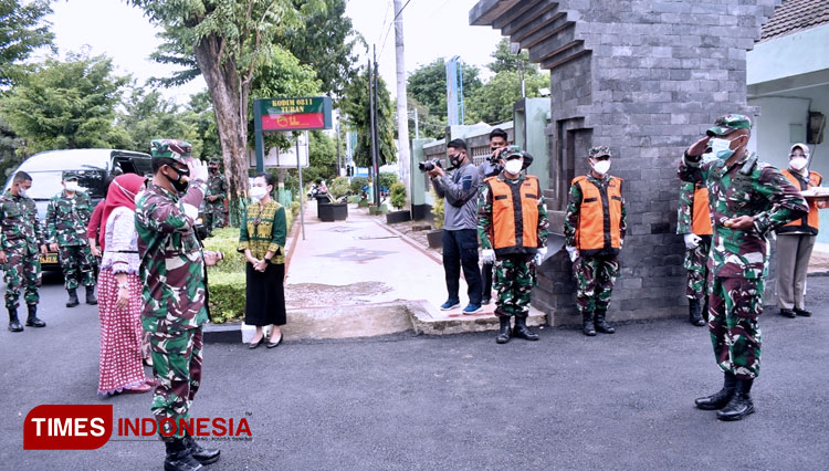 Kedatangan Pangdam V Brawijaya Mayjen TNI Suharyanto bersama rombongan di Makodim 0811 Tuban (14/01/2021). (FOTO: Ahmad Istihar/TIMES Indonesia) 