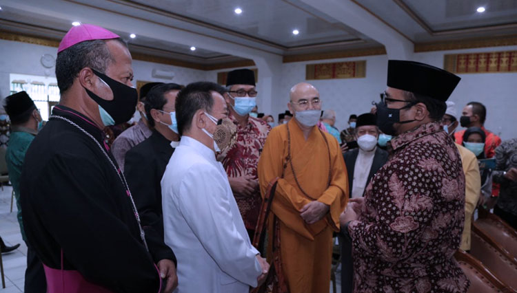 Menteri Agama Yaqut Cholil Qoumas saat bertemu tokoh lintas agama di Lampung. (Foto: Dokumentasi Kemenag/Romadanyl) 