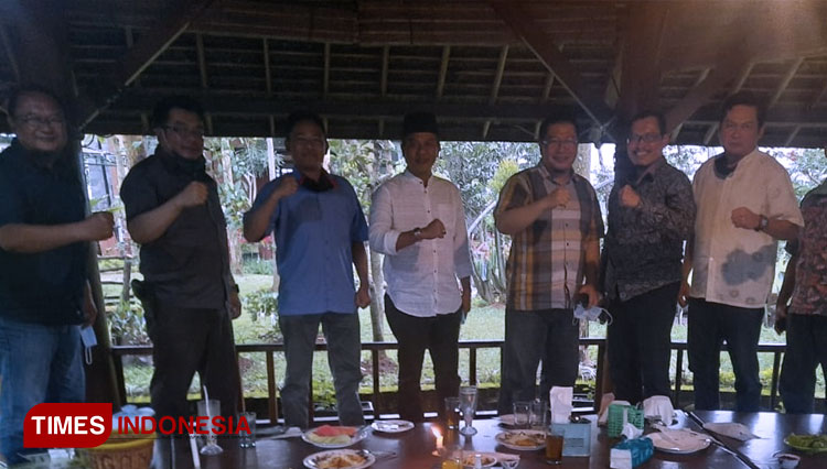 Manajemen PTPN VIII bersilaturahmi dengan Bupati Bandung terpilih HM Dadang Supriatna, di Kec Banjaran, Jumat (16/1/21). (Foto: Iwa/TIMES Indonesia)