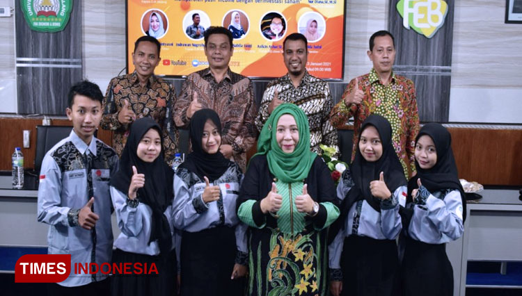 Foto bersama Dekan FEB Unisma dalam acara sekolah pasar modal. (FOTO: AJP TIMES Indonesia)