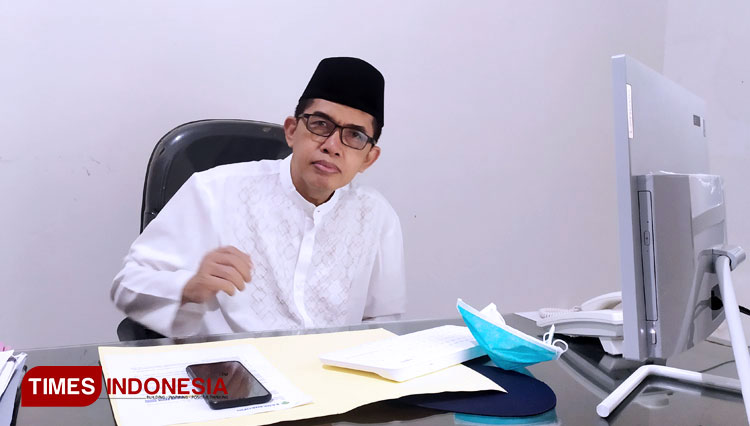 Zaimuddin Wiyaja As'ad, Pengasuh Pesantren Darul Ulum saat ditemui di kantor pusat pesantren Darul Ulum Rejoso, Peterongan, Jombang, Minggu (17/1/2021).(Foto: Rohmadi/TIMES Indonesia)