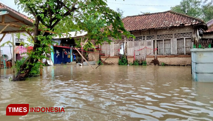 Ratusan Rumah Di Cirebon Terendam Banjir, Warga: Kami Berharap ...