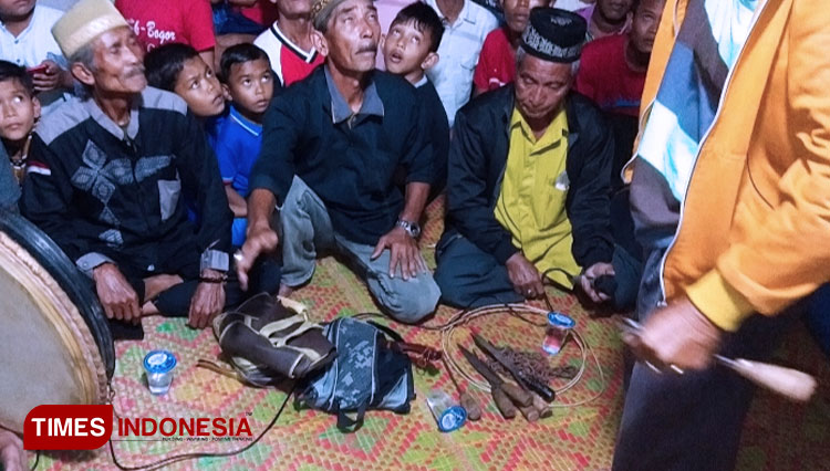 debus-Sanggar-Rimueng-Daya-Abdya-2.jpg