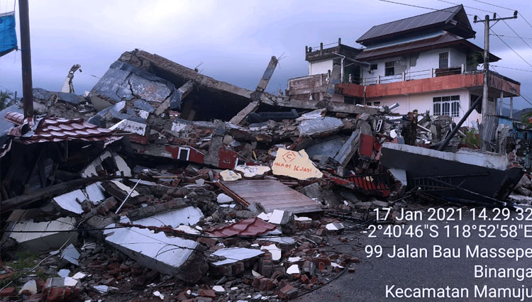 Kondisi bangunan yang hancur pasca gempa di Sulbar. (FOTO: BNPB)