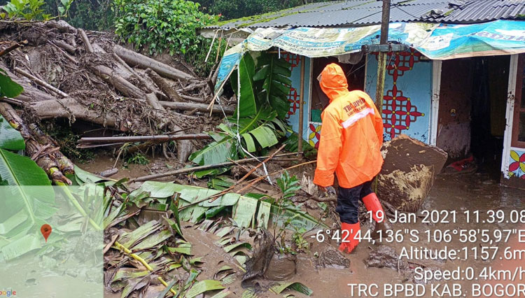 Kondisi pasca banjir bandang di Desa Tugu Selatan, Kecamatan Cisarua, Kabupaten Bogor, Selasa (19/1/2021). (Foto: BNPB)
