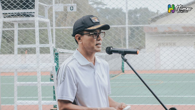Bupati Ciamis, Herdiat Sunarya meresmikan lapangan olahraga di Ciamis (Dok. Humas Kabupaten Ciamis)