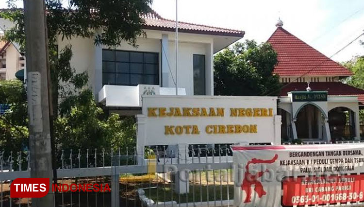 tampak depan Kantor Kejaksaan Negeri Kota Cirebon (foto : ayu lestari / TIMES Indonesia)