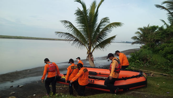 Tim SAR Gabungan terus lakukan pencarian dan jaring yang ditemukan. (FOTO: Humas SAR Cilacap for TIMES Indonesia) 