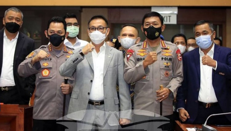 Komjen Listyo Sigit Prabowo saat tiba di Gedung DPR RI, Senayan Jakarta. Dia mengikuti kegiatan Fit and proper test yang digelar oleh Anggota DPR (foto: Instagram/Wartafotoparlemen)