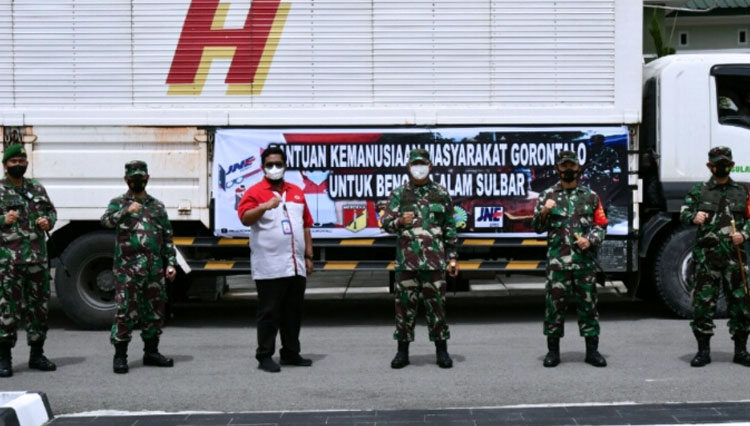 JNE Distribusikan Bantuan TNI ke Korban Gempa Mamuju