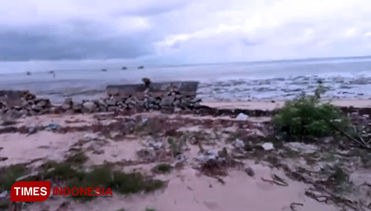 Kondisi-Tangkis-Laut-di-Pulau-Guwa-Guwa-2.jpg