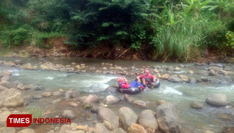 Wahana Tubing di Wisata Sedekan River Tubing. (Foto: Natasya/TIMES Indonesia)