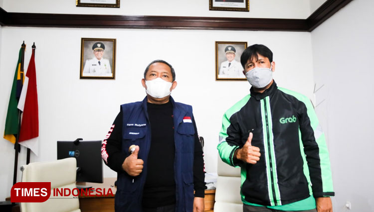 Wakil Wali Kota Bandung Yana Mulyana saat menerima ojol