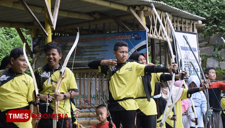 pemanah b